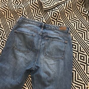 Cute Mom jeans- high waist.